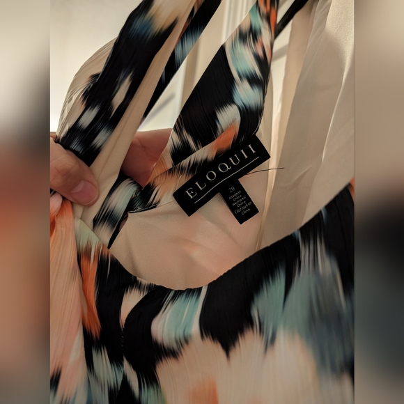 Eloquii - Floral Halter Maxi Dress With Back Bow - Picture 4 of 5